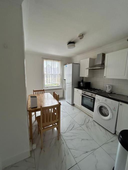 East London 2 Bedroom Flat Εξωτερικό φωτογραφία