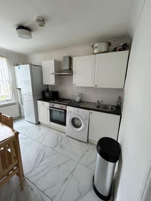 East London 2 Bedroom Flat Εξωτερικό φωτογραφία