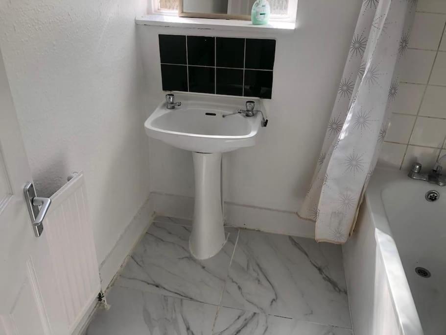East London 2 Bedroom Flat Εξωτερικό φωτογραφία